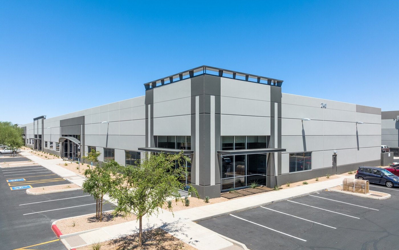 Broadway 101 Commerce Phase 2 — Mesa, Arizona